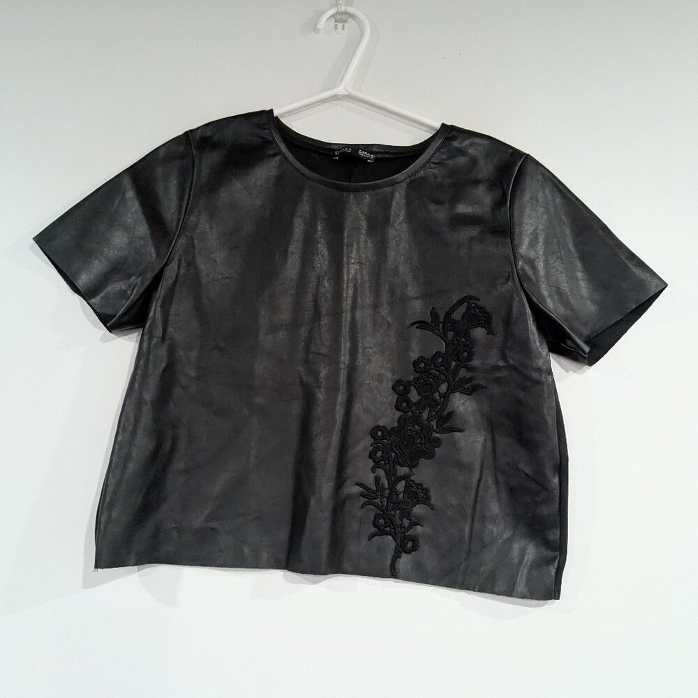 *3/$10* Zara Pleather Short Sleeve Top with Lace Detail Black Size Medium